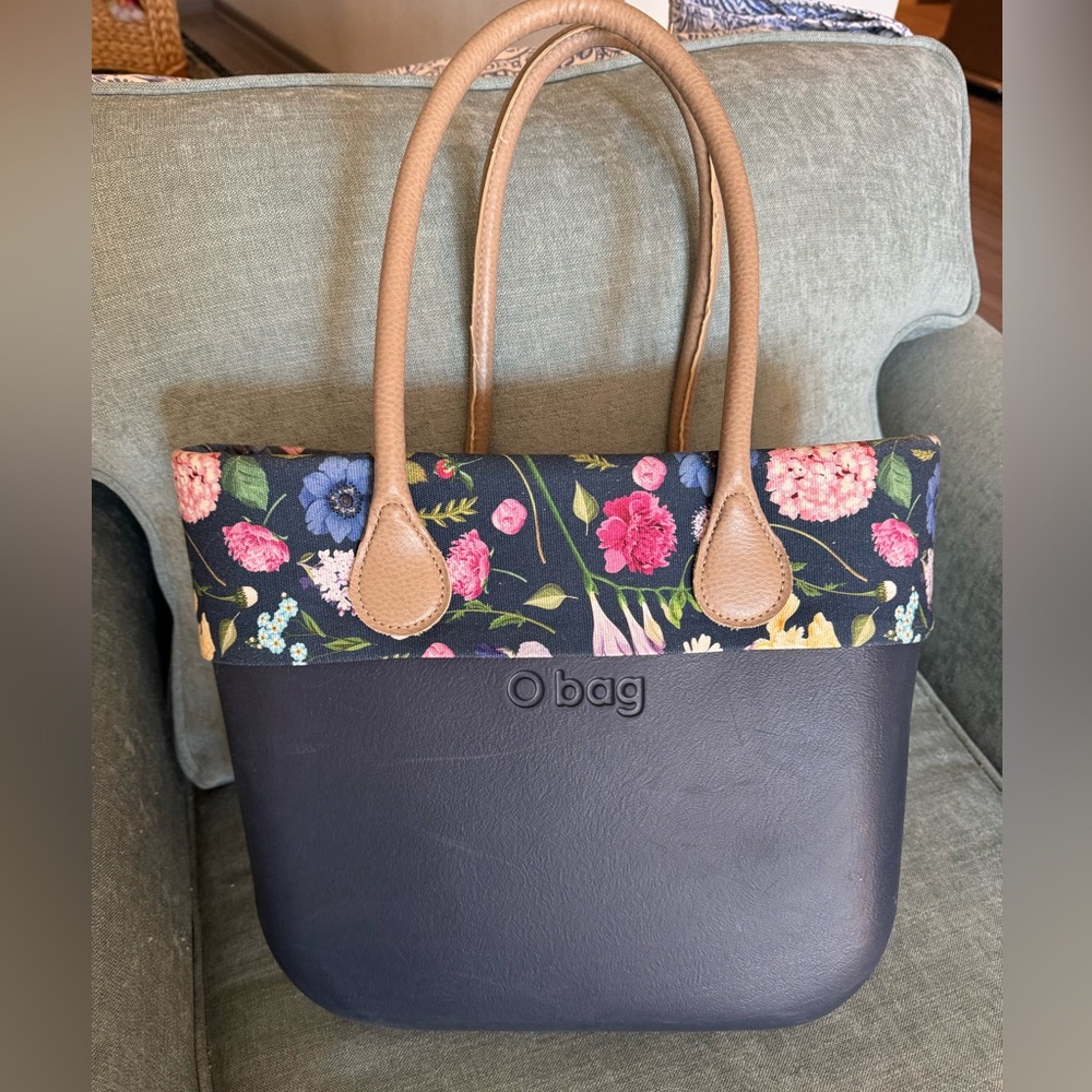 O Bag from Italy Navy Blue large Tote Floral Trim Liner